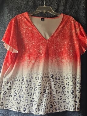 SHEIN Red Ombre V-Neck Tunic with Leopard Hem